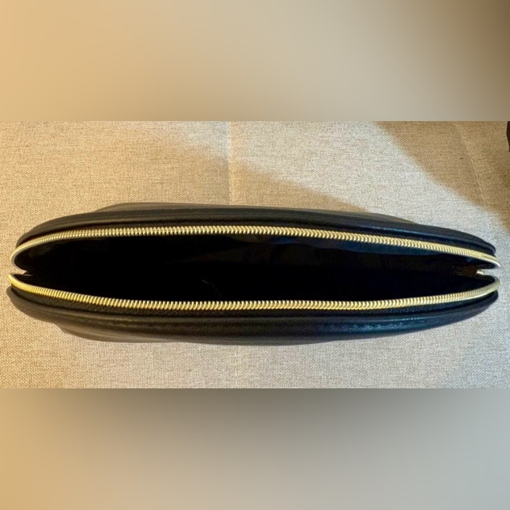 CHANEL Parfums Embossed Cosmetic Pouch in Black Faux Leather GWP - Picture 7 of 13